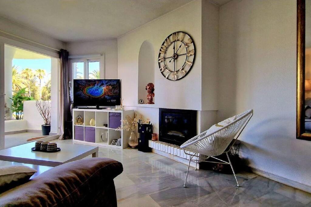 מיחאס 5* Stunning Golf & Sea Apartment מראה חיצוני תמונה