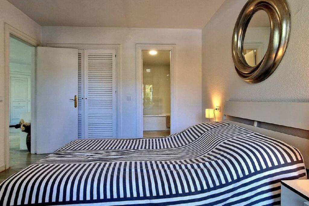 מיחאס 5* Stunning Golf & Sea Apartment מראה חיצוני תמונה